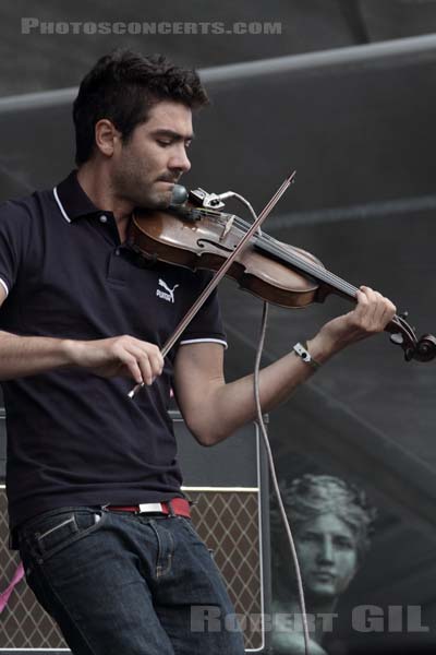 FRANCOIS AND THE ATLAS MOUNTAIN - 2012-07-19 - PARIS - Parvis de l'Hotel de Ville - 